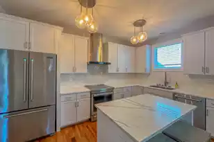 744 Gate Post Dr, Mount Pleasant, SC 29464 - Photo 8