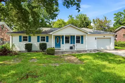 220 Crestwood Drive, Summerville, SC 29483 - Photo 2