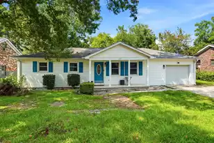 220 Crestwood Dr, Summerville, SC 29483 - Photo 2