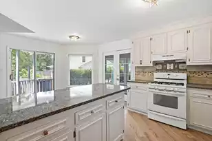 608 Dolphin Dr, Summerville, SC 29485 - Photo 12