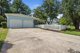 608 Dolphin Dr, Summerville, SC 29485 - Photo 2