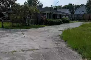 1235 Hamlin Rd, Mount Pleasant, SC 29466 - Photo 2