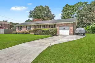 1405 Pooshee Dr, Charleston, SC 29407 - Photo 2