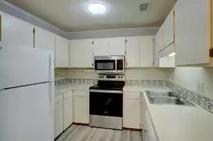 7945 Parklane, North Charleston, SC 29418 - Photo 10