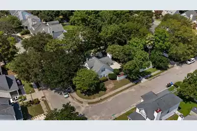 2452 Fulford Court, Mount Pleasant, SC 29466 - Photo 10