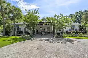 1123 Garland Rd, Mount Pleasant, SC 29464 - Photo 4
