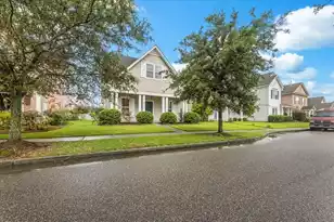 217 Trillium Ave, Summerville, SC 29483 - Photo 2