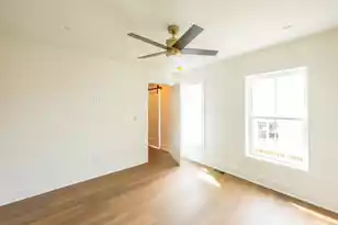 42 Cooper St, Charleston, SC 29403 - Photo 12