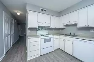 7653 Hunters Ridge Ln, North Charleston, SC 29420 - Photo 8