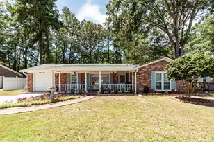 8425 Deerwood Dr, North Charleston, SC 29406 - Photo 2