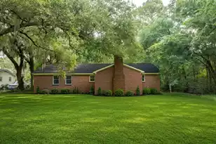 388 5th Ave, Mount Pleasant, SC 29464 - Photo 4
