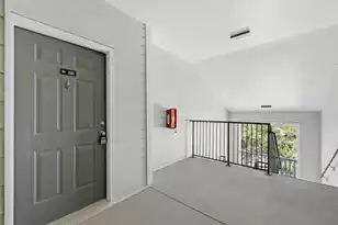 1300 Park West Blvd, Mount Pleasant, SC 29466 - Photo 2