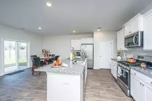 126 Lagoona Dr, Summerville, SC 29483 - Photo 4