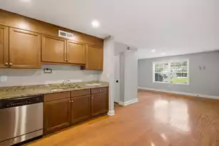 1240 Fairmont Ave #Apt 10, Mount Pleasant, SC 29464 - Photo 6