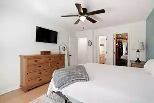1323 Center Lake Dr, Mount Pleasant, SC 29464 - Photo 18
