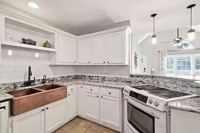1323 Center Lake Drive, Mount Pleasant, SC 29464 - Photo 12