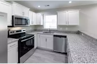2002 Hugo Avenue, North Charleston, SC 29405 - Photo 4