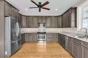 8 Hampton Pl, Charleston, SC 29403 - Photo 12