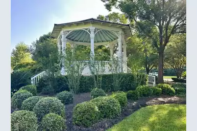719 Hickory Street N, Summerville, SC 29483 - Photo 10