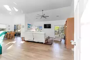 1324 Old Mill Ln, Mount Pleasant, SC 29464 - Photo 6
