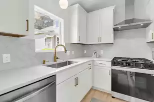 679 Kent St, Mount Pleasant, SC 29464 - Photo 16