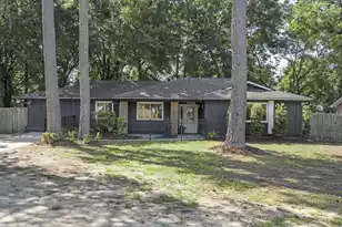 1317 Fort Johnson Rd, Charleston, SC 29412 - Photo 2