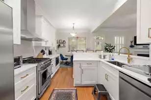 1049 Barfield St, Charleston, SC 29492 - Photo 8