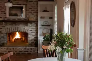 611 Beauregard St, Charleston, SC 29412 - Photo 6