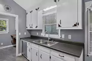 295 Forest Cir, Summerville, SC 29483 - Photo 10