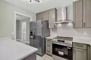 118 Highland Ave, Summerville, SC 29486 - Photo 2