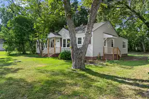 1123 Schley St, Orangeburg, SC 29115 - Photo 2