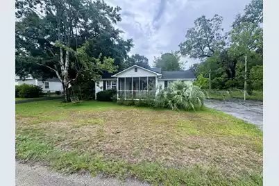 103 Elmwood Street E, Andrews, SC 29510 - Photo 1