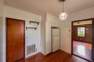 211 Poplar Street W, Charleston, SC 29403 - Photo 8