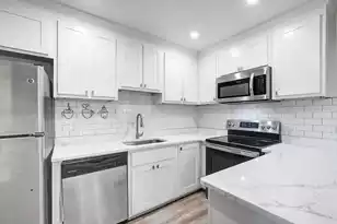 119 Wentworth St, Charleston, SC 29401 - Photo 10