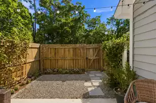 1752 Deer Path Dr, Mount Pleasant, SC 29464 - Photo 8