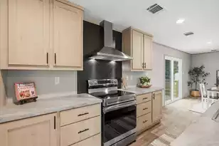 721 General Moultrie Dr, Bonneau, SC 29431 - Photo 16