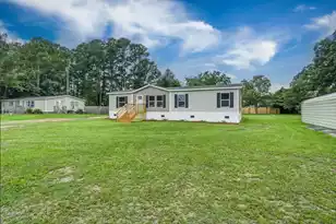 721 General Moultrie Dr, Bonneau, SC 29431 - Photo 42