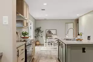 721 General Moultrie Dr, Bonneau, SC 29431 - Photo 6
