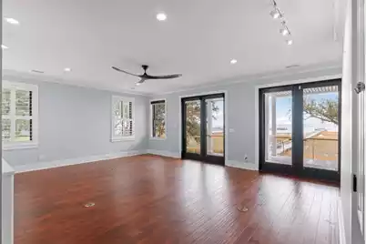 200 Queen Street, Mount Pleasant, SC 29464 - Photo 6