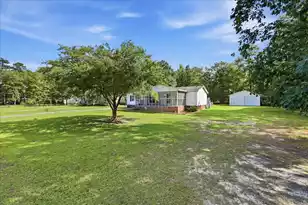 1301 Mill Creek Dr, Manning, SC 29102 - Photo 2