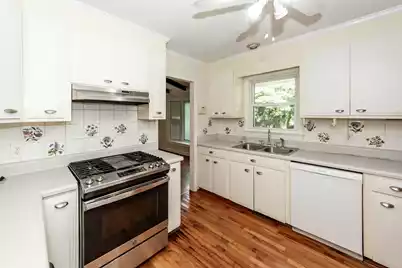 5813 Lakeside Drive E, Hanahan, SC 29410 - Photo 18