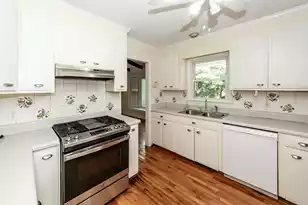 5813 Lakeside Dr E, Hanahan, SC 29410 - Photo 18