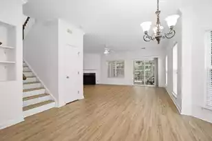 1611 Camfield Ln, Mount Pleasant, SC 29466 - Photo 4