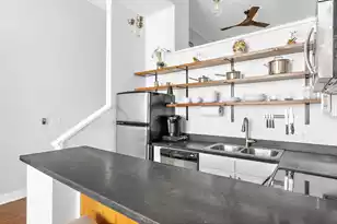350 King St, Charleston, SC 29401 - Photo 14