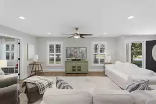 219 Shaftesbury Ln, Summerville, SC 29485 - Photo 8