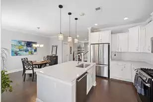 1537 Prince Edward St, Mount Pleasant, SC 29466 - Photo 10