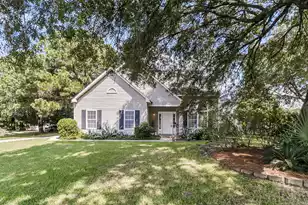 339 Mt Royall Dr, Mount Pleasant, SC 29464 - Photo 2
