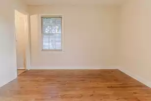 515 Ives St, Lake City, SC 29560 - Photo 4