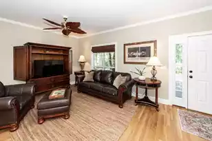 1069 Mathis Ferry Rd, Mount Pleasant, SC 29464 - Photo 4