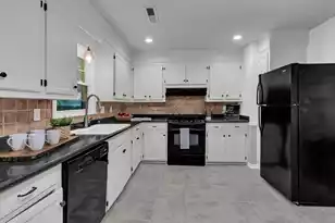 404 Forest Cir, Summerville, SC 29483 - Photo 12